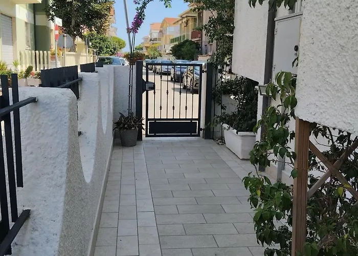 Alojamento de Acomodação e Pequeno-almoço Goccia Azzurra